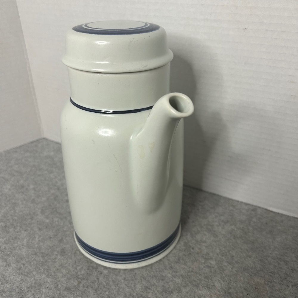 Royal Doulton Lambeth Stoneware Biscay Blue White Teapot 8-3/4x8-1/2” RARE FIND